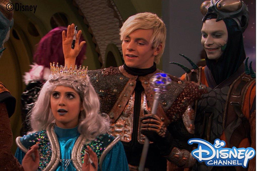 ディズニー チャンネル スターズ 公式 على تويتر 明日22日 日 17時30分からの オースティン アリー は新エピソード トリッシュとデズのお気に入り ゼイリアンネタです 第60話 ゼイリアン 現る 劇中 歌もとびきりスゴイ 最新エピソードはディズニー