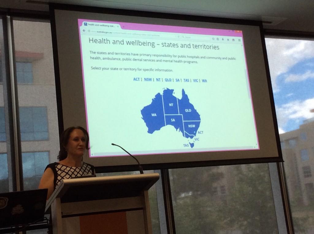 Contextual content important for users. Great ideas to #storify peoples' lives to contextualise govnt services #WIAD