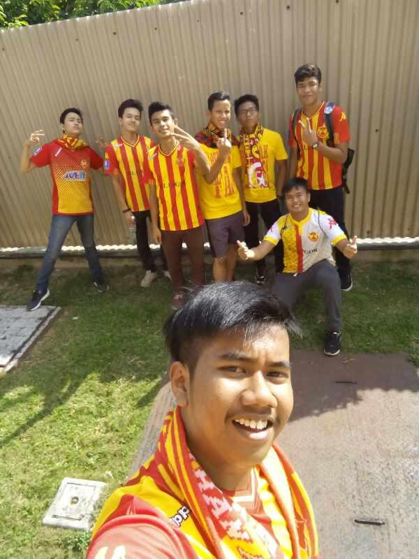 imran_kota461's tweet photo. We Love Selangor We Do 😘😘 #UltraSel #SubangCrew http://t.co/zWGdZ70SuW