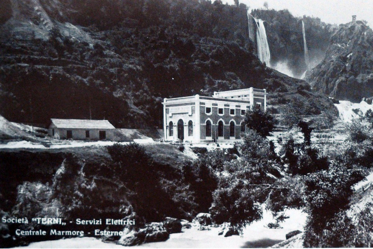 Marmroe’s hydroelectric plant, the only one on the left side of Nera river. Note the attention for aesthetic aspects!