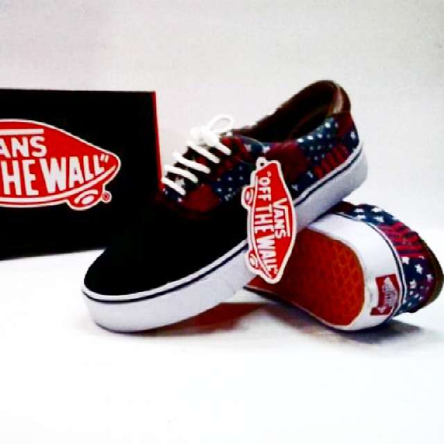 Vanz of the top size 38-42 price 230k hubungi tlp : 085659122987 pin:2640113e or 53f9bb22