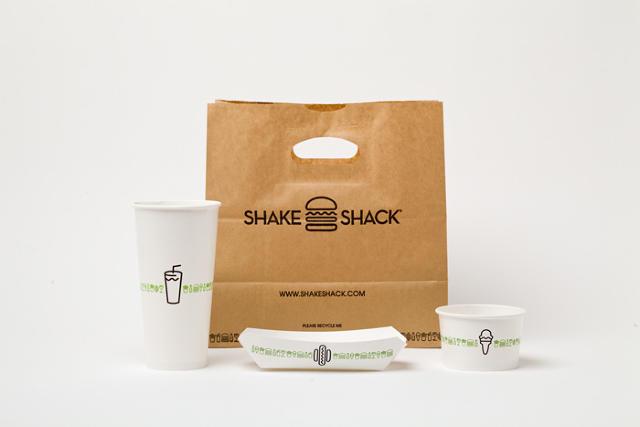 FastCompany's tweet image. The untold story of Shake Shack's $1.6 billion branding f-st.co/dZFNxqi