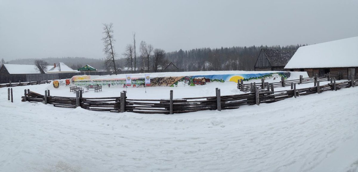thewalleye's tweet photo. We love @defsup #DieActive's art on the world's largest snow maze! #tbay #snow #art #FWHP http://t.co/mHTjXQWzIM