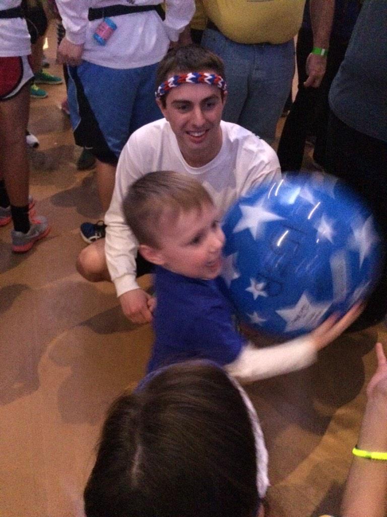 keazly13's tweet photo. Two shifts down!! #THON2015 #CancerCannot #DancerRelations #Jonsters http://t.co/xxOwvpJ2ae