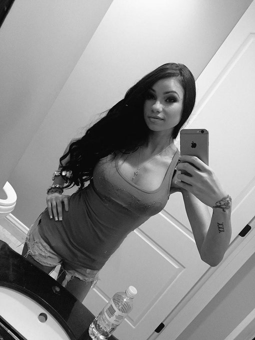 On set today ⭐️⭐️⭐️⭐️⭐️ http://t.co/zCJ0Y5Oaif