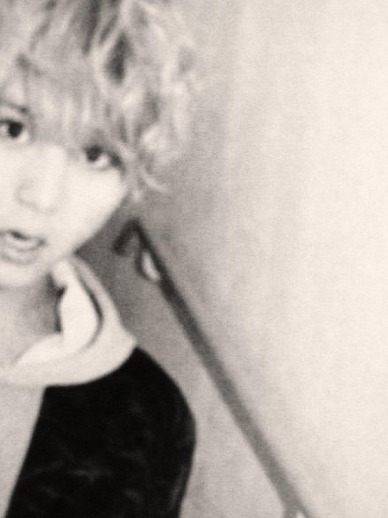 000900250ll's tweet photo. “　　其処デ　何仕手ン廼　?

　　　　　　早ク此方来イ豫　　。

山　　　rrr
　　　　　　↘
田　　　　　　 fff

涼
　　　　嫉妬　狂愛　電話
介

　　善イ殻　俺廼傍ニ居ロ　、

　　　　　俺ガ　愛仕手遣ル　。”

. http://t.co/DCnKx3yXvy