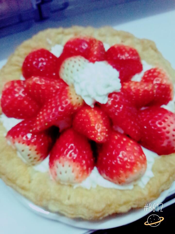 sunflower0421's tweet photo. ちゃんと無事に渡せて
良かった( o ´ 罒 `o)♡
喜んでもらえてほんと良かった(* ´ 艸｀)
真璃愛の家族が食べてくれたみたぃで
ビックリしたｗｗ
けど、それ聞いたら実力テスト
落ち込んでたけど 元気になった!!
ありがとぉ♡ http://t.co/eJ6LMGQdOA