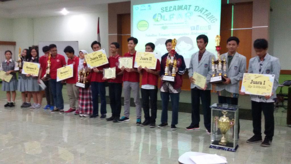 Selamat untuk Juara OLFAR 2015. Berturut-turut Juara 1, 2, 3 dan harapan 1, 2 dari kanan ke kiri #Olfar2015