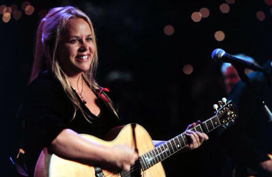 Happy 57th Birthday to an amazing singer, songwriter Mary Chapin Carpenter! 