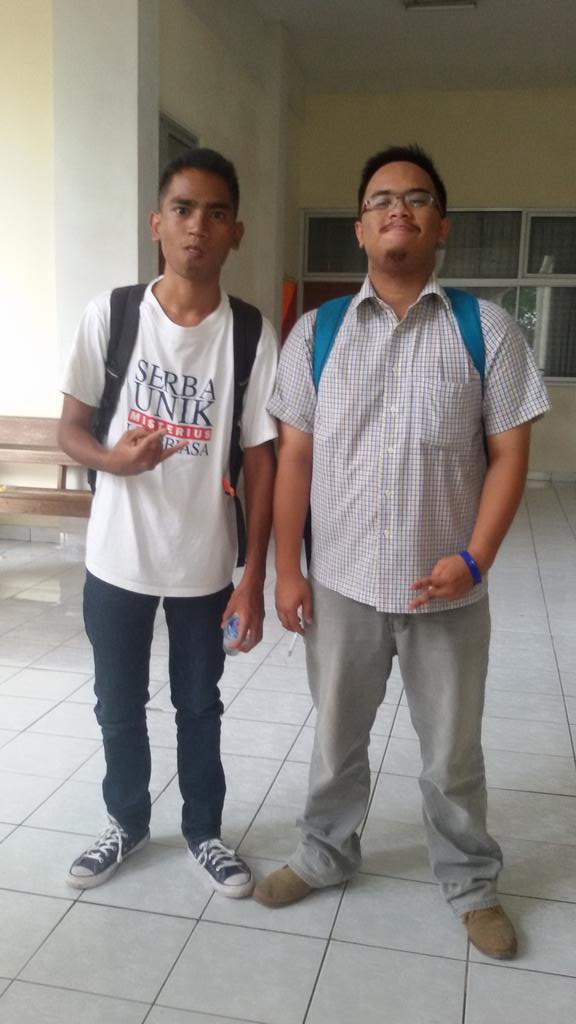 SMUUKSW's tweet photo. Didalam tensi tinggi. Diluar persaudaraan kental. #RaEv http://t.co/8HFajX9PR0