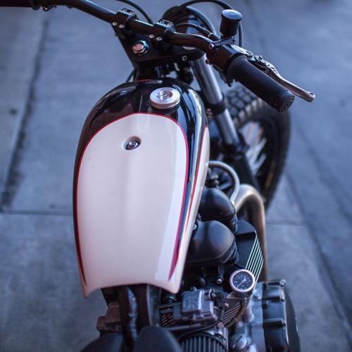 Absolut_Moto's tweet image. Flat tracker by british_customs #BCbuilt #newheritage #triumph... #caferacer #custom #motorcycle #lifestyle #brat #…