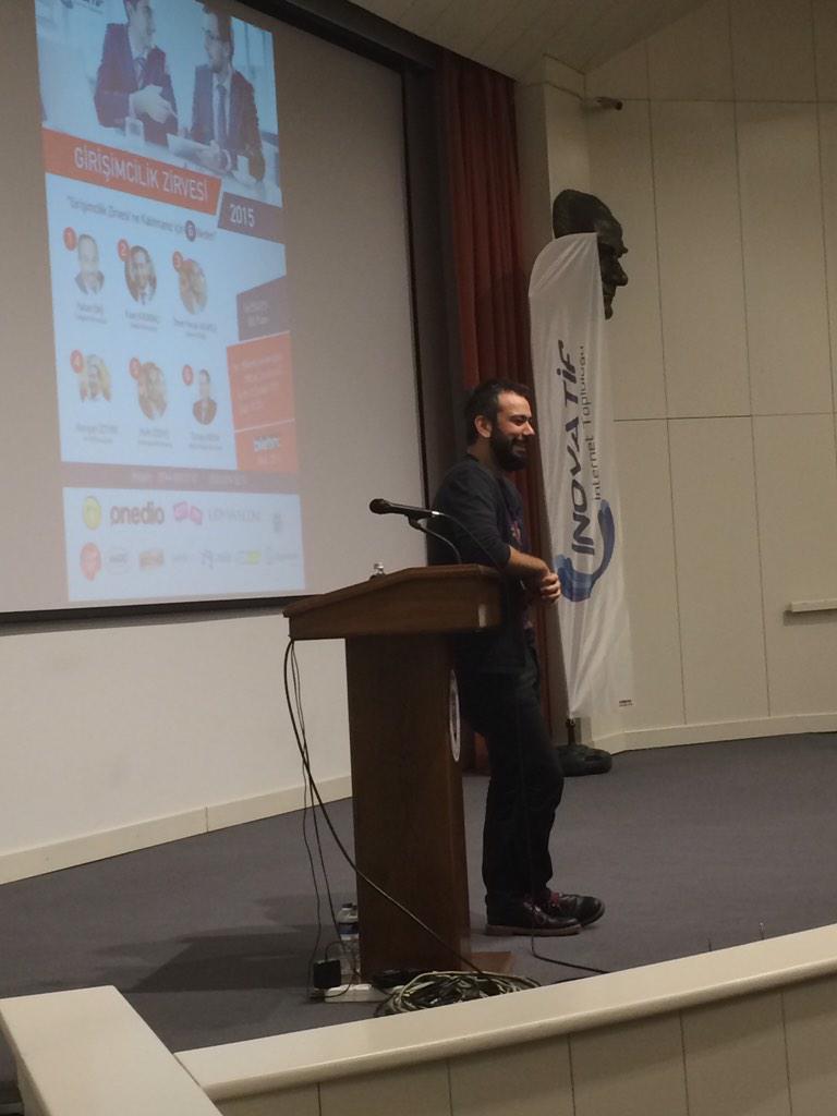 İkinci oturumumuz Kaan Kayabalı ile devam ediyor! Hem bilgileniyor hem gülüyoruz...