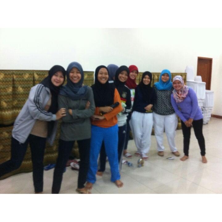 Dateng kak ke lapangan sc :)"<a href="/Oky04/">Oky Rosandy</a>: Kangen.. "<a href="/VOLIUINJKT/">Div. VOLI UIN JKT</a>: #latepost Pionir 2013 at UIN Serang-Banten ""