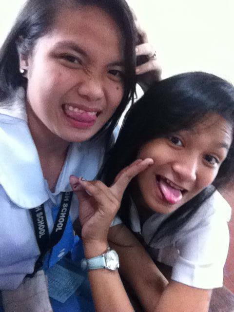 Ninnyyaanggg's tweet photo. I love people i can be crazy with like this☺♥ @OhhHellonna #phaneng http://t.co/3d3UkP868A