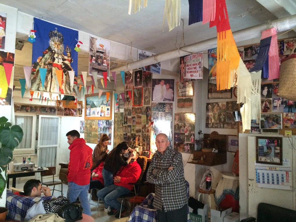En la mejor sede preparando el desfile #pedretequieremastokuma #PDR #carnavalcabezodetorres lo damos todo