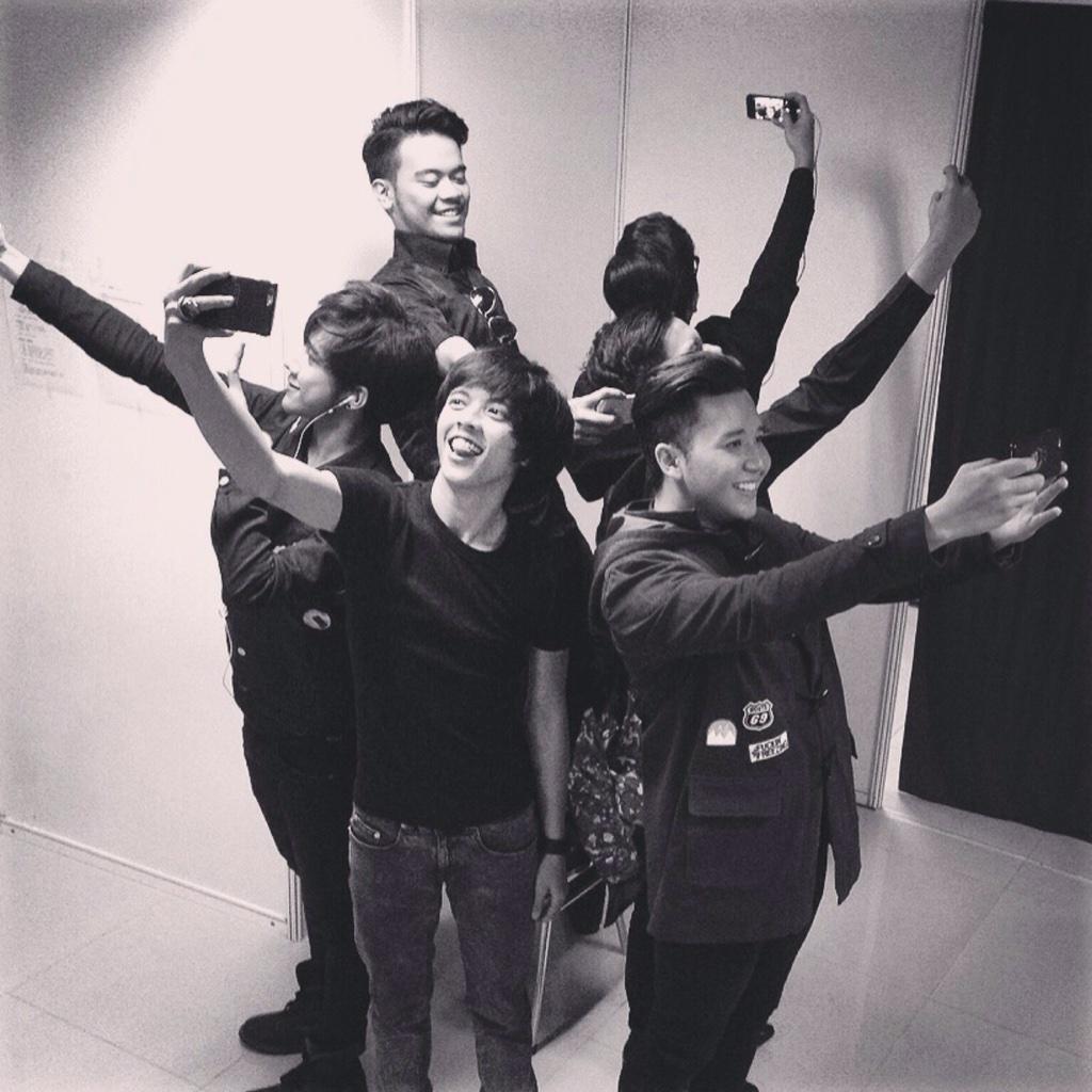 Aku senang mengajak mereka foto dengan caraku.. Terimakasih teman-teman <a href="/SMASHindonesia/">SMASH Indonesia</a> #SMASHSELFIE