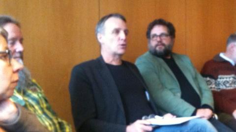 jensrowold's tweet photo. Gespräch mit Stefan Wenzel zum Thema AKW Stade @PeterMeiwald @StefWenzel #ldkstade http://t.co/h9NxobKnxD