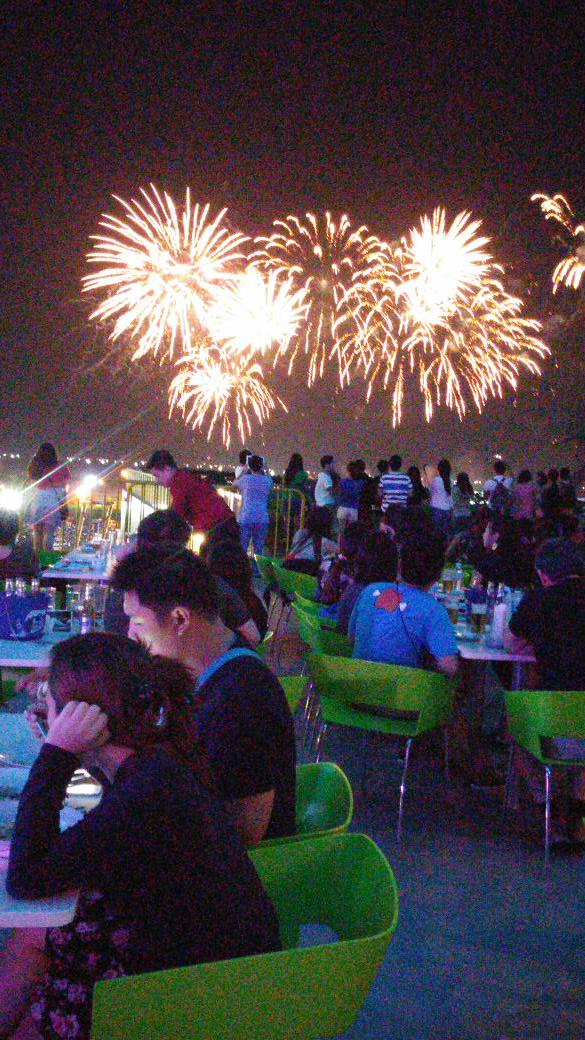 evanlyevans's tweet image. "Ano ba yung maingay? Sagabal sa pag-fb ko dito eh" haha. #pabida