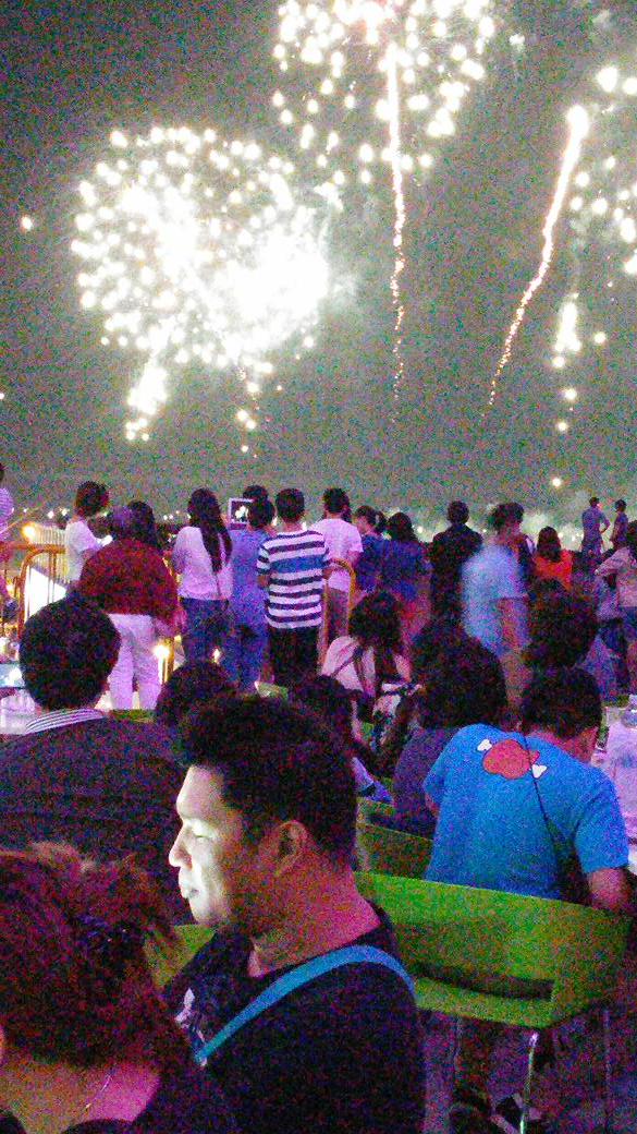 evanlyevans's tweet image. "Ano ba yung maingay? Sagabal sa pag-fb ko dito eh" haha. #pabida