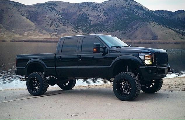 Hockeylover_23's tweet photo. "@causewecountry: #CountryDiscussion 
Retweet for Chevy
Favorite for Ford http://t.co/e0UaJM3eRK" #TeamFord