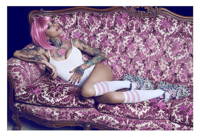 Si capisce che amo il rosa??? Foto by Luca di Fazio , shoes @Reebok body @intimissimi #pinkgirl #inkedgirl<a href="/tag/inkedgirl"class="tags"><span>#inkedgirl</span></a><a href="/tag/pinkgirl"class="tags"><span>#pinkgirl</span></a>