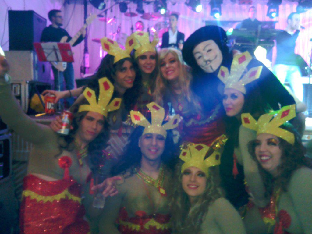 noe_couque's tweet photo. Después de una noche espectacular hoy toca el desfile!! Que el tiempo nos acompañe!!! #Carnaval2015 http://t.co/YLGTLLr3xr