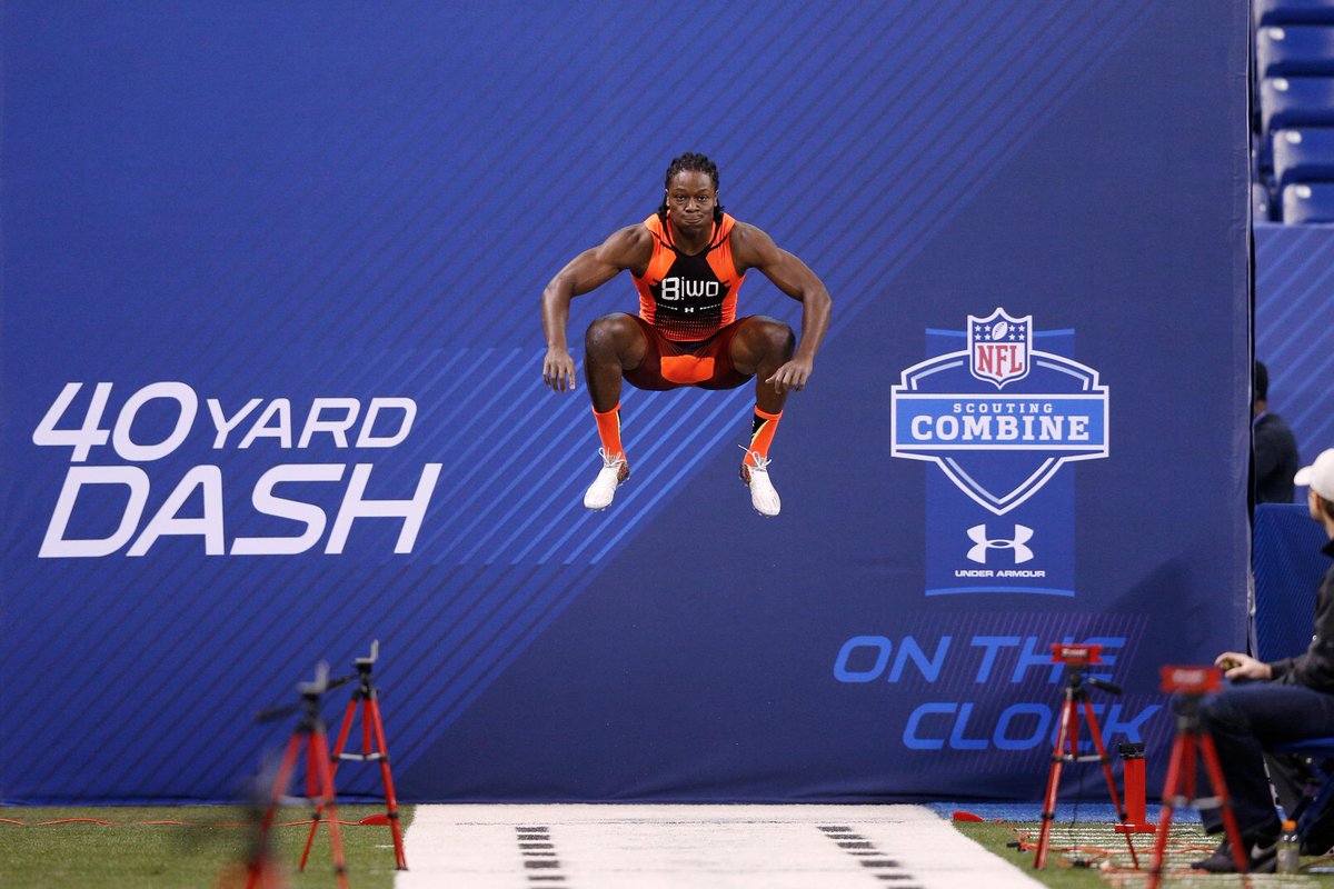 Hikki Sicks Nflの公開テストに 超人的な身体能力を備える選手が現れた その名はchris Conley 40ヤード走 4 35秒 垂直跳び 114cm 立ち幅跳び 353cm Http T Co Ggrqrhp7ug Http T Co Bqwikzu7bv