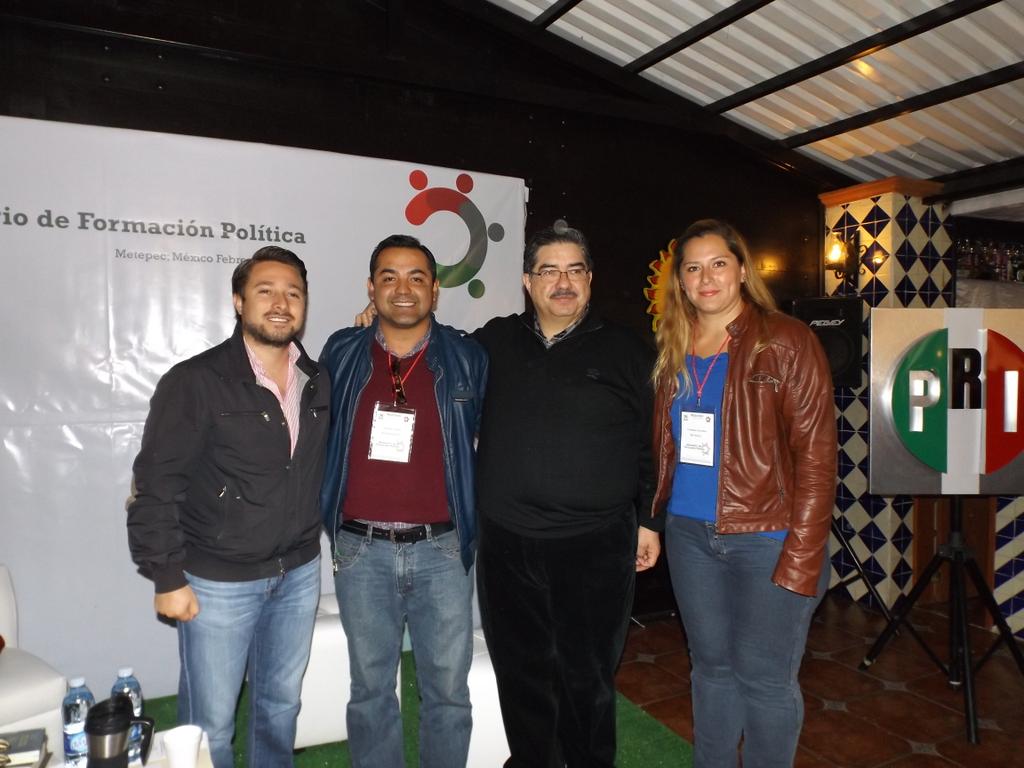GABRIELGOMEZ_'s tweet photo. @Mariano_Camacho Felicitaciones por el excelente Seminario de Formación Política en #Metepec Jóvenes por México http://t.co/vIuJDsVOwn