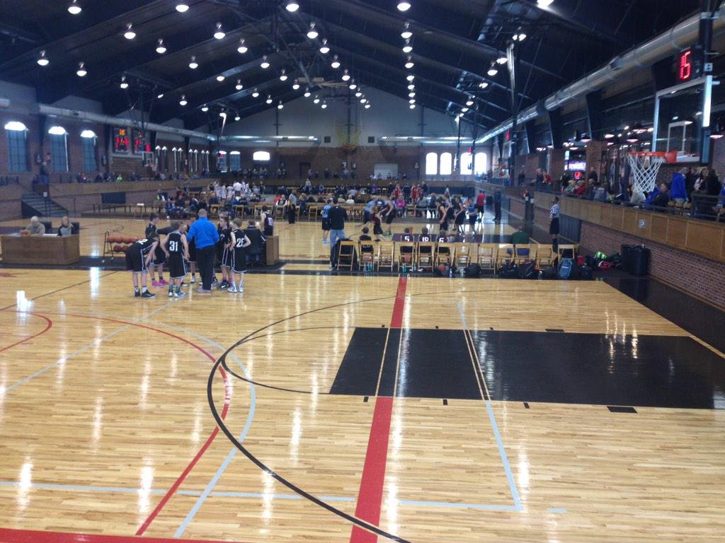 brad stovie on Twitter "Another Day, Another Gym. The All Iowa Attack Field House is awesome 