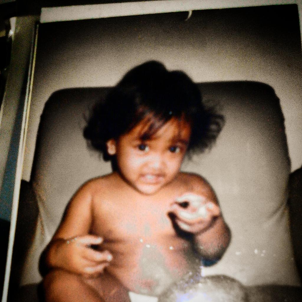 Anak ini bernama deby,  dan dia mengidolakan sosok sopan santun nya <a href="/tantrikotak/">Tantrisyalindri</a> dan berharap hari ini dapt say HBD