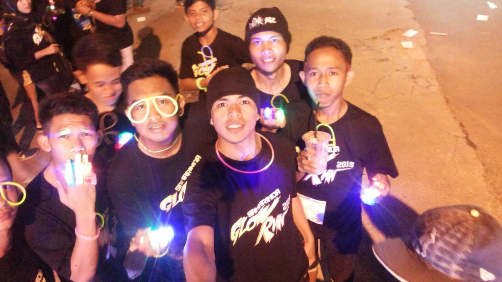 Neddymananta's tweet photo. Party @SMRD_GlowRun http://t.co/CxUWVLm6Am