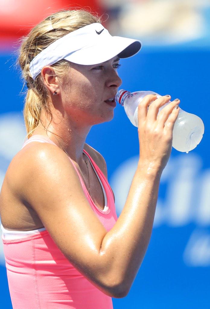 Migue_luk's tweet photo. @MariaSharapova entrena en la cancha principal del @AbiertoTelcel #recordphoto @record_mexico http://t.co/C2Ynid8IEZ
