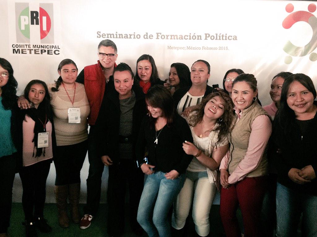 ChicoLBarrera's tweet photo. Con participación de @CJamesBarousse, hoy concluyó Seminario @FPMetepec. ¡Felicidades @Mariano_Camacho! http://t.co/Mxatf2IL4t