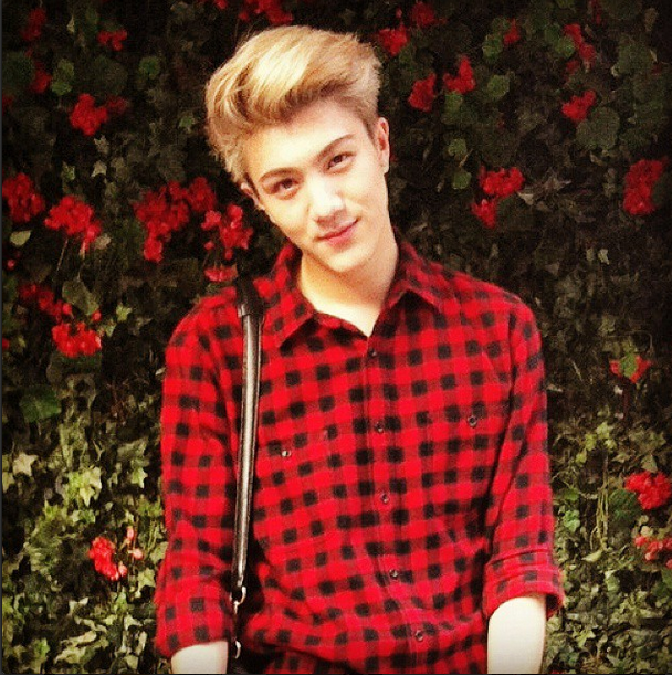 12ls___'s tweet photo. นี่พี่บรู๊ซ หรือ โอเซ บอกกุที เหมือนมาก หล่อจีจีโลยยยย  #ClubFridayTheSeries5 #ความลับของหัวใจที่ไม่มีจริง http://t.co/7Q9Sch0kyb