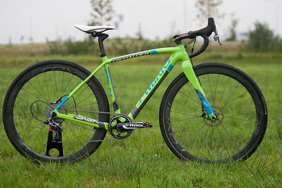 Speciale dank voor <a href="/SpecializedNLBE/">Specialized NL-BE</a> en <a href="/SRAMracing/">SRAMracing</a>! Het was een genot om op deze coole fiets te rijden 😃 CX1 =TOP!