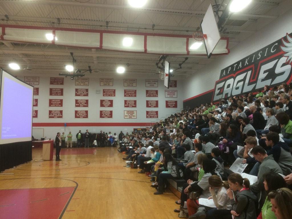 Serving at SIT2015 with 450 friends. #rethink Awesome Keynote Trisha P! #aptakisic