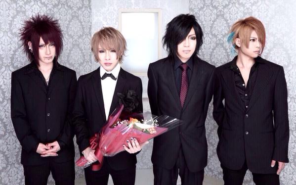 JRockVisualkei9's tweet image. 「News」 

・SPELL BOX will disband after their live at 04/19

#Jrockvisualkei9 #SPELLBOX