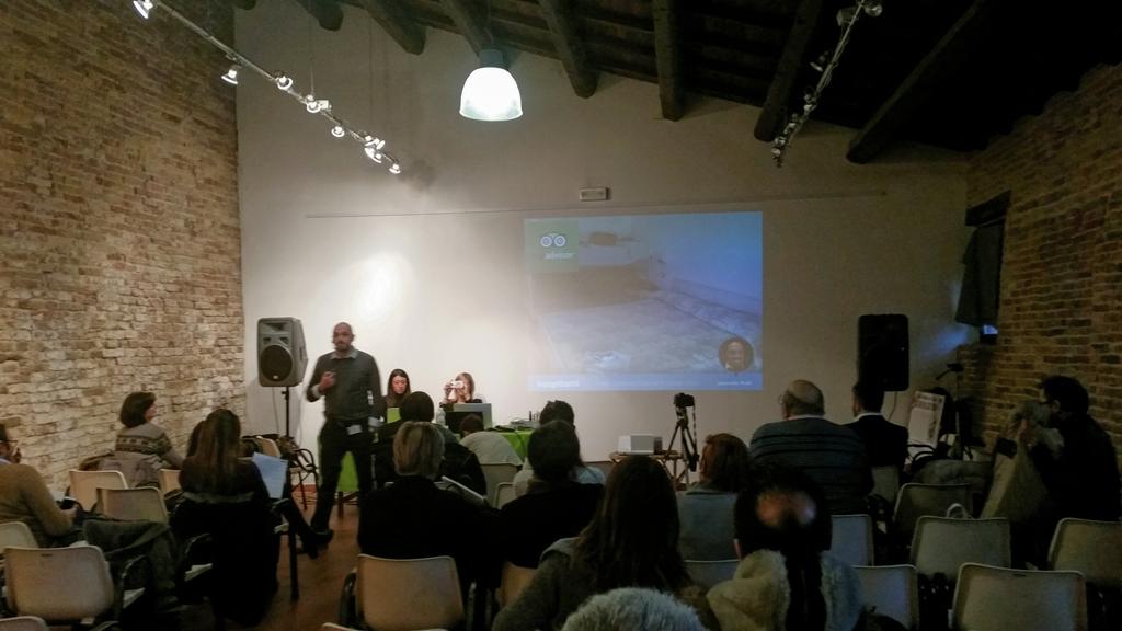 ireschilla's tweet photo. Come utilizzare le immagini sui #socialmedia? Ce ne parla @leo_prati ad #ospitami. #visual #hotel http://t.co/HJWhouayj4