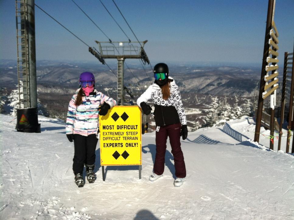 TerriStoff's tweet photo. Real girls ski double blacks! @lizzhyde @mollystoff http://t.co/3XEt1Jcdrx