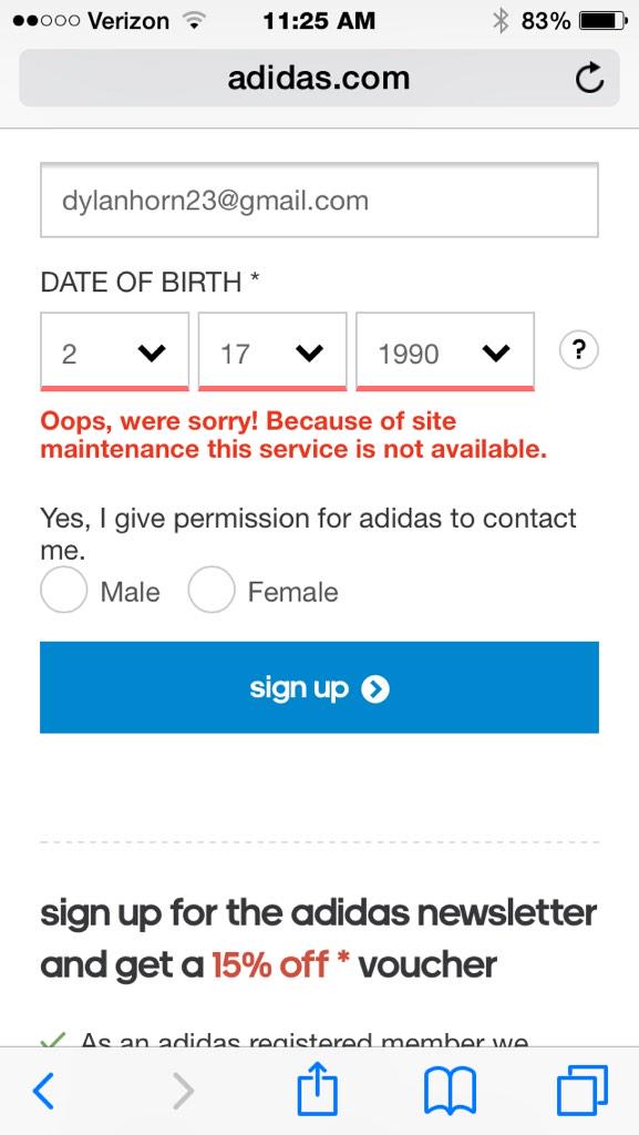 MaddCustoms's tweet image. Hahah they don't want people getting 15% off the yeezys 😂😂