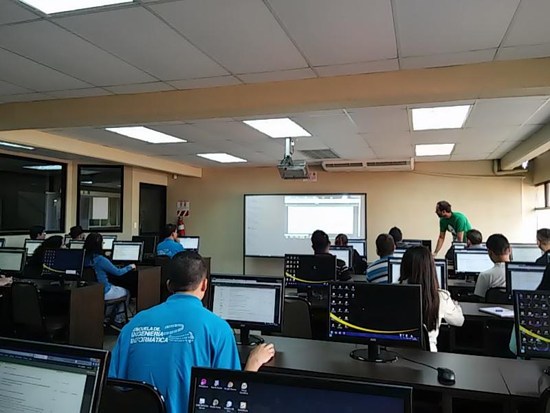 argosbass's tweet photo. @Brolag en su charla de hoy en la Universidad Internacional sobre Drupal.  Con camisa de @drupalconlatino yeiiii http://t.co/B6lOvwVzaK