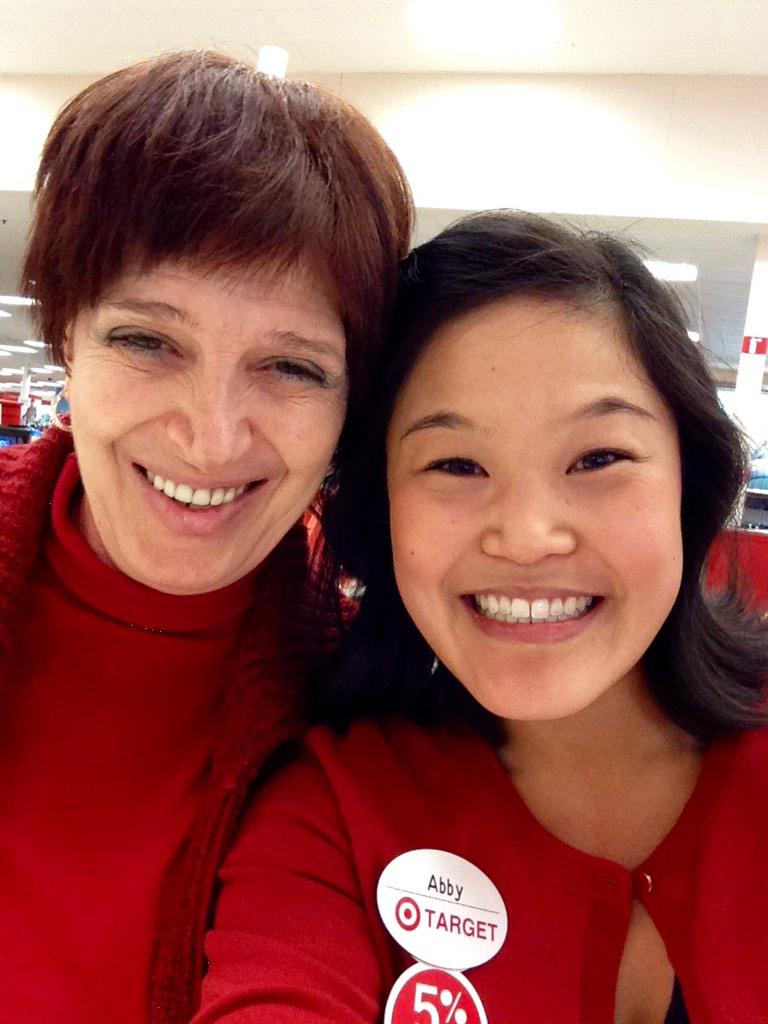 abby_nygaard's tweet photo. All smiles for Marlene! Helped our very first guest save 5%! 😉 #REDcardRockstar @Adam_Reiter @Andy_J_Fish http://t.co/EpHjmYeIY4