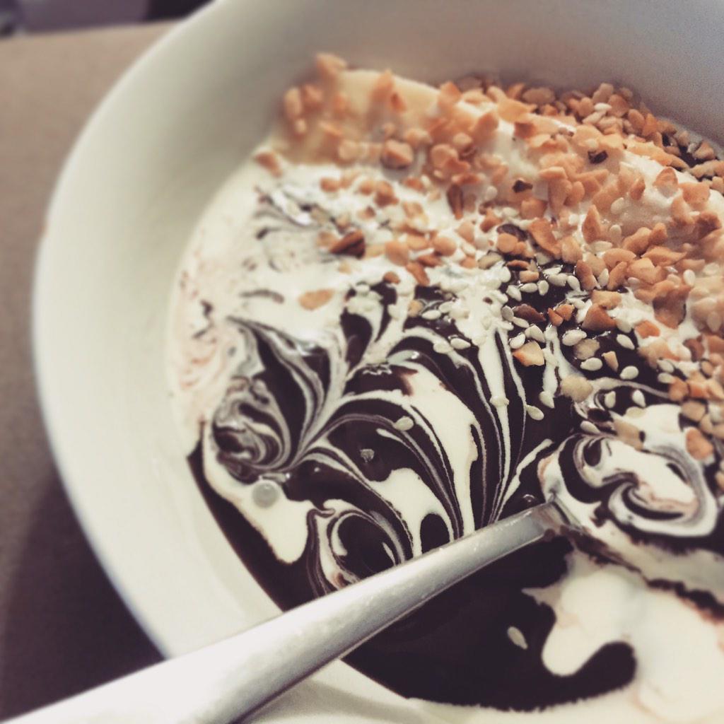 Dark chocolate soy pudding, coconut cream, fresh banana, hazelnuts and sesame seeds #sheblends #vegan