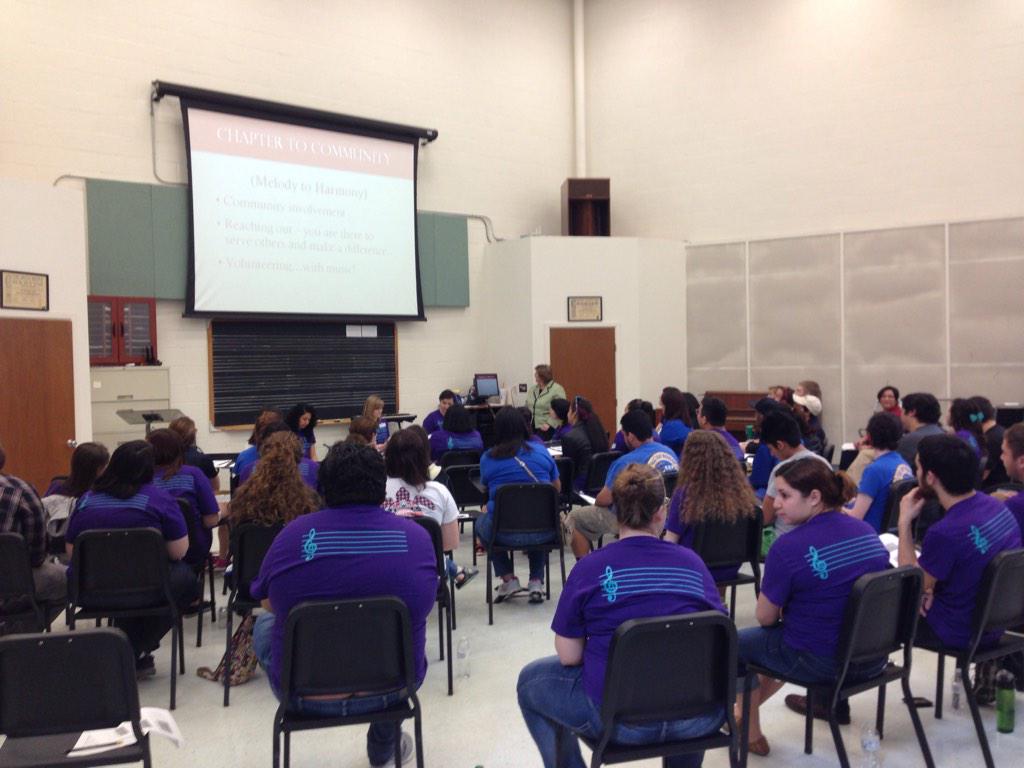 TBS_SWDVPM's tweet photo. Building Enharmonic Relationships workshop! #stxworkshop15 #swd #tlu #kkpsitbs http://t.co/dyeRJ4Ivwa