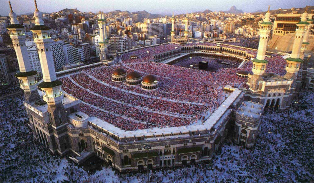 İstiğfar eden kimse günde yetmiş kere de tevbesinden dönse günahta musır(ısrarcı, günahta ısrar eden)sayılmaz
#hadis