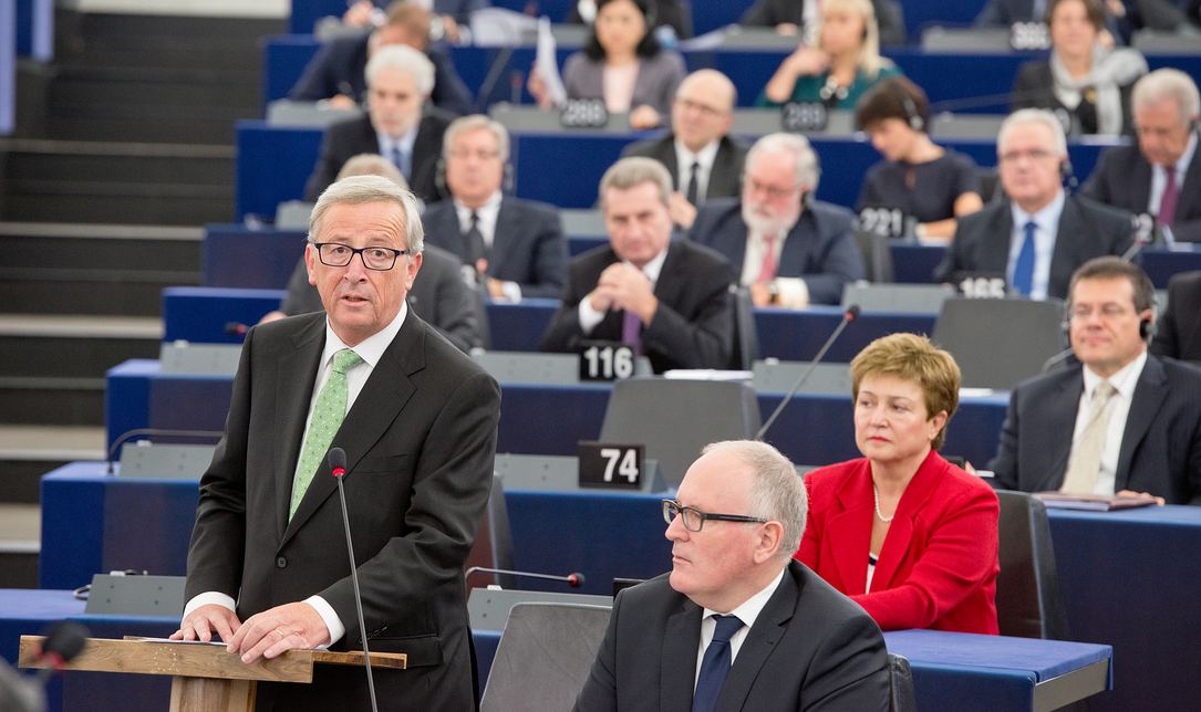 Europarl_ES's tweet image. #EP2014: El 63% de los europeos aprueba el papel de la #Eurocámara al elegir a @JunckerEU... bit.ly/17F36Rq