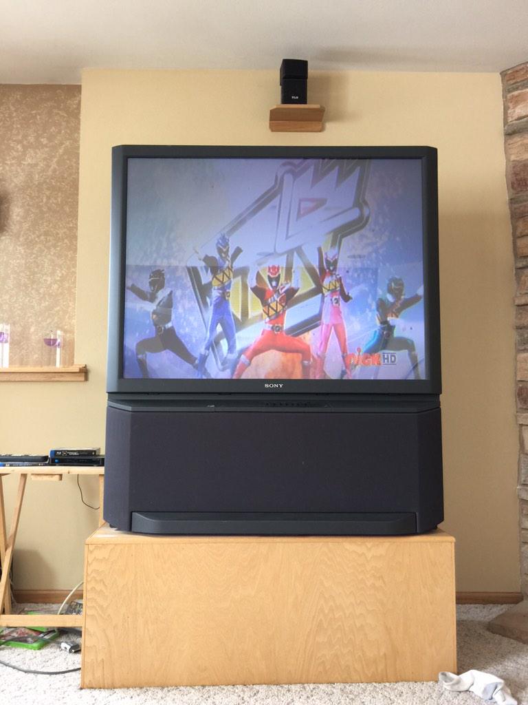 StonerTipsDaily's tweet photo. Fucking love power rangers in the morning http://t.co/hXsYRRV5yv