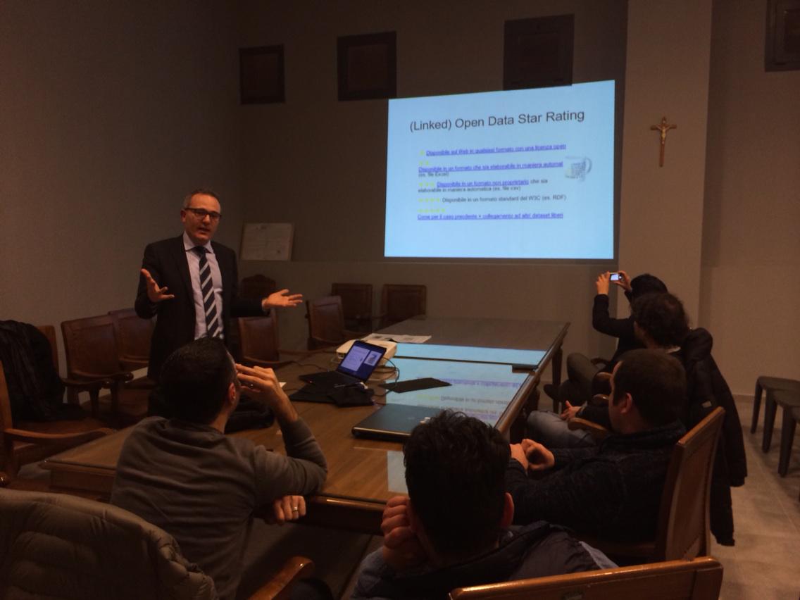 Piersoft's tweet image. Lectio magistralis di @TommasoDiNoia su #lod a #materaodd15 #oddit cc @adducesocial