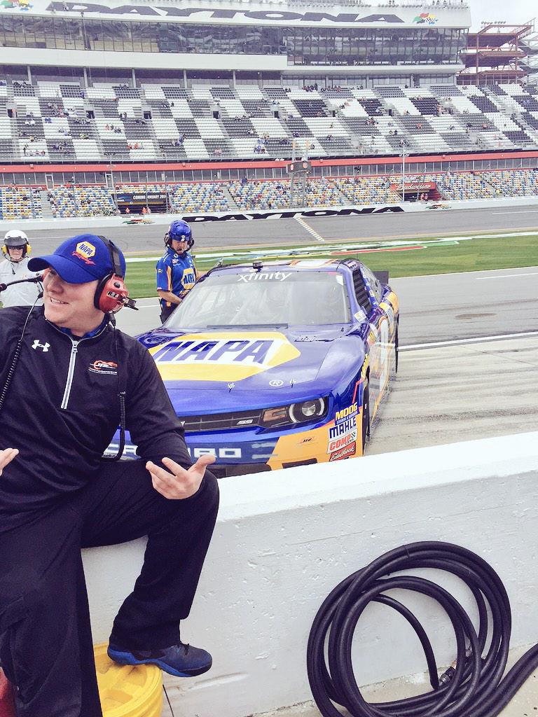JRMotorsports's tweet photo. The No. 9 team is ready to fire off. @chaseelliott is strapped in. #ConquerTheJob http://t.co/LQovs1RbMQ