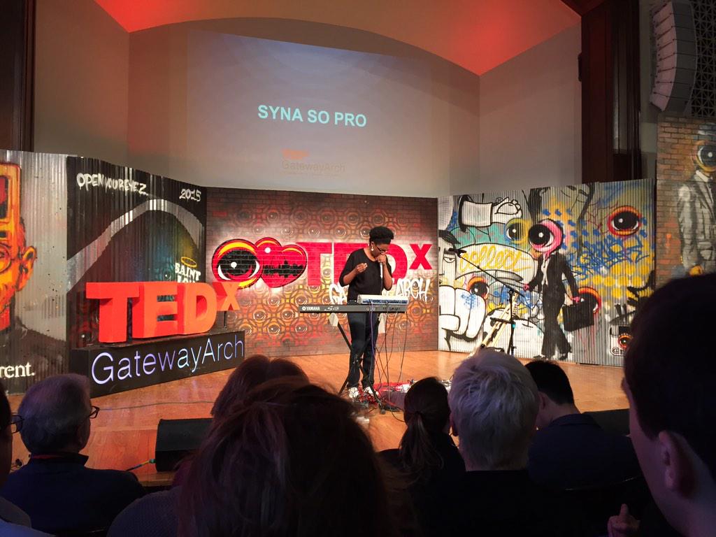 adamnbowen's tweet photo. .@SynaSoPro powers through technical difficulties to give an amazing performance at #ConfluenceII http://t.co/swQdna5Kfa